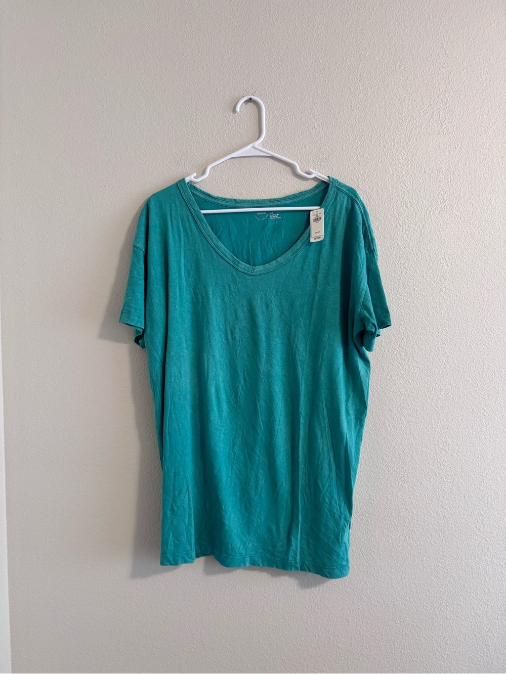 NWT aerie Teal V-Neck Short Sleeve Tee